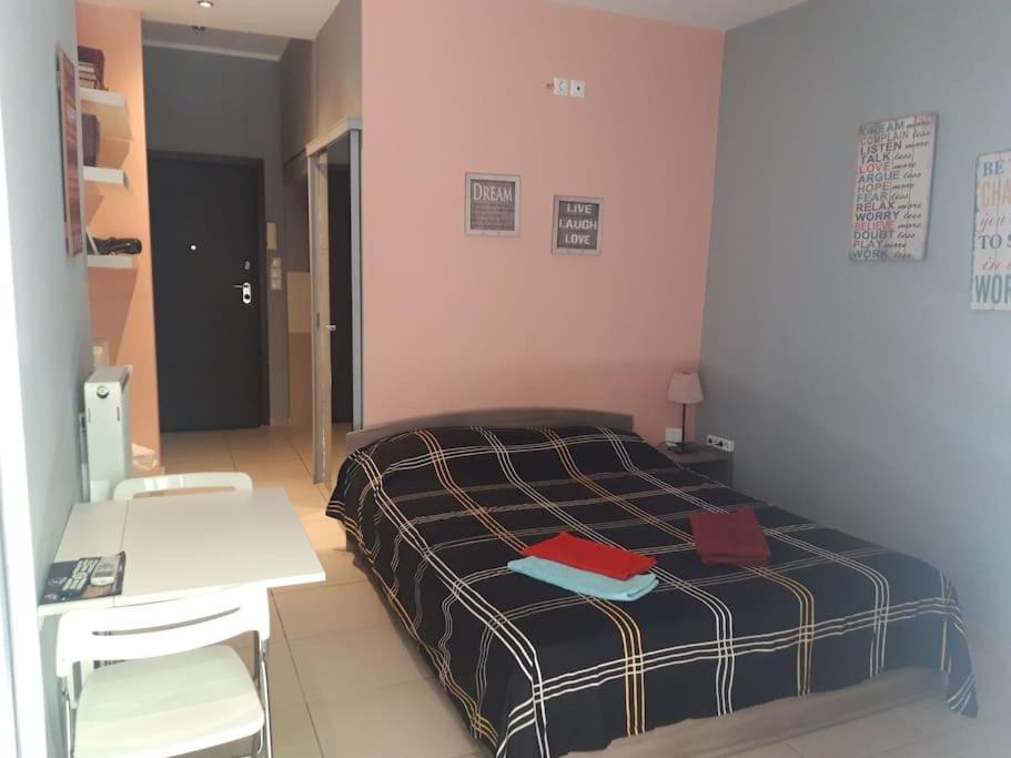 Ideally Located Apartment In Central أثينا المظهر الخارجي الصورة